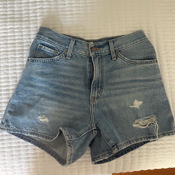 Levi Jean shorts - Picture 3 of 3